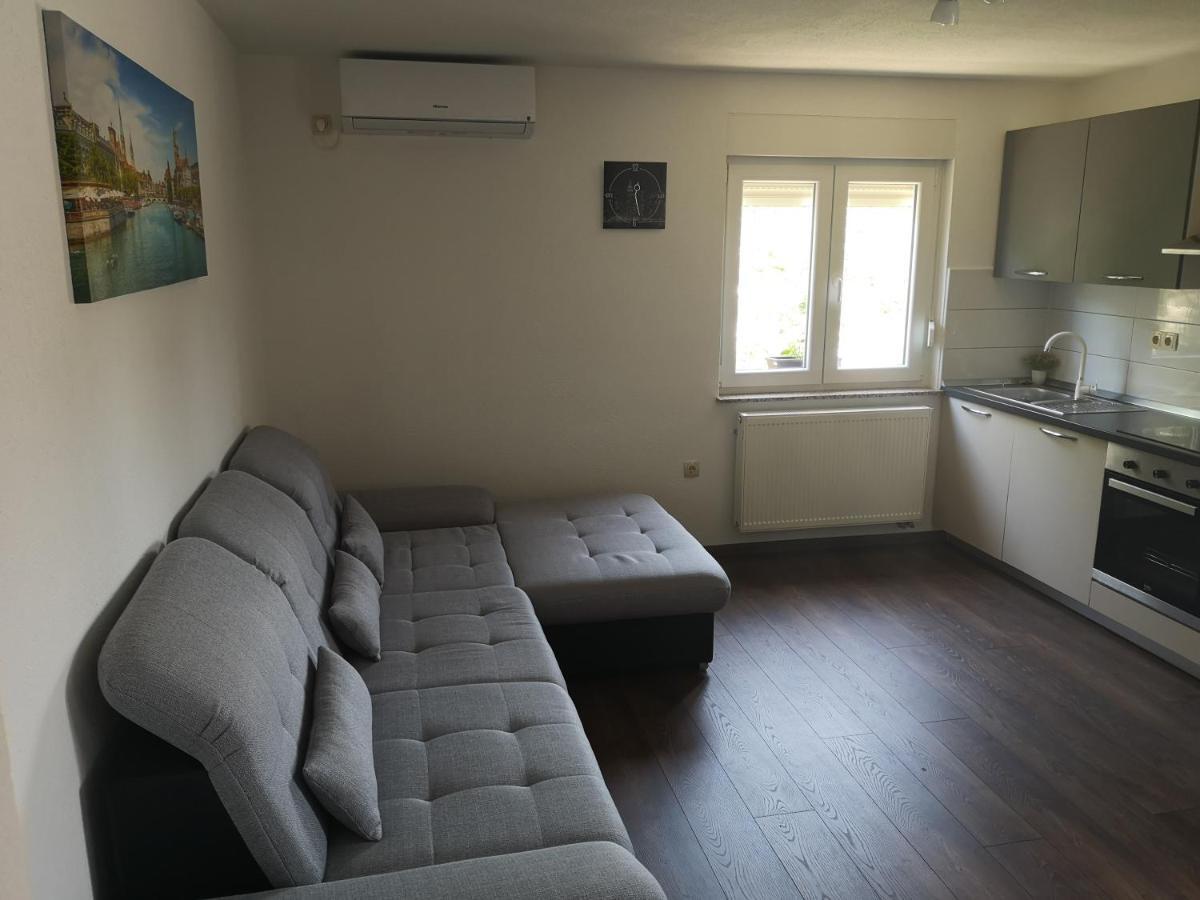 Apartmani Manda オミサリ エクステリア 写真
